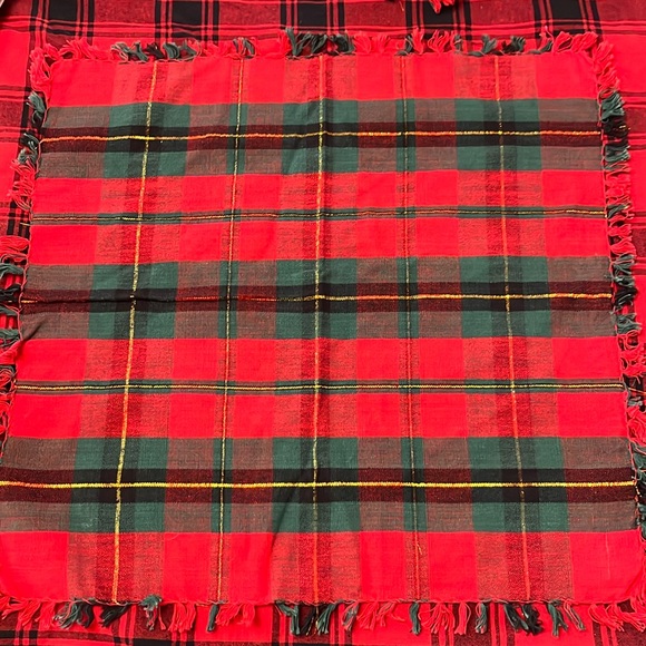 Christmas cloth napkins gold holiday plaid tassel trim 17 formal dinner wear NEW - Picture 2 of 6